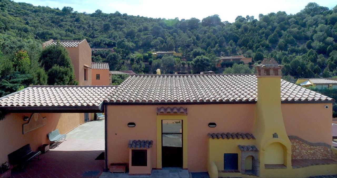 Sosventos Village Hotel Teulada Eksteriør bilde