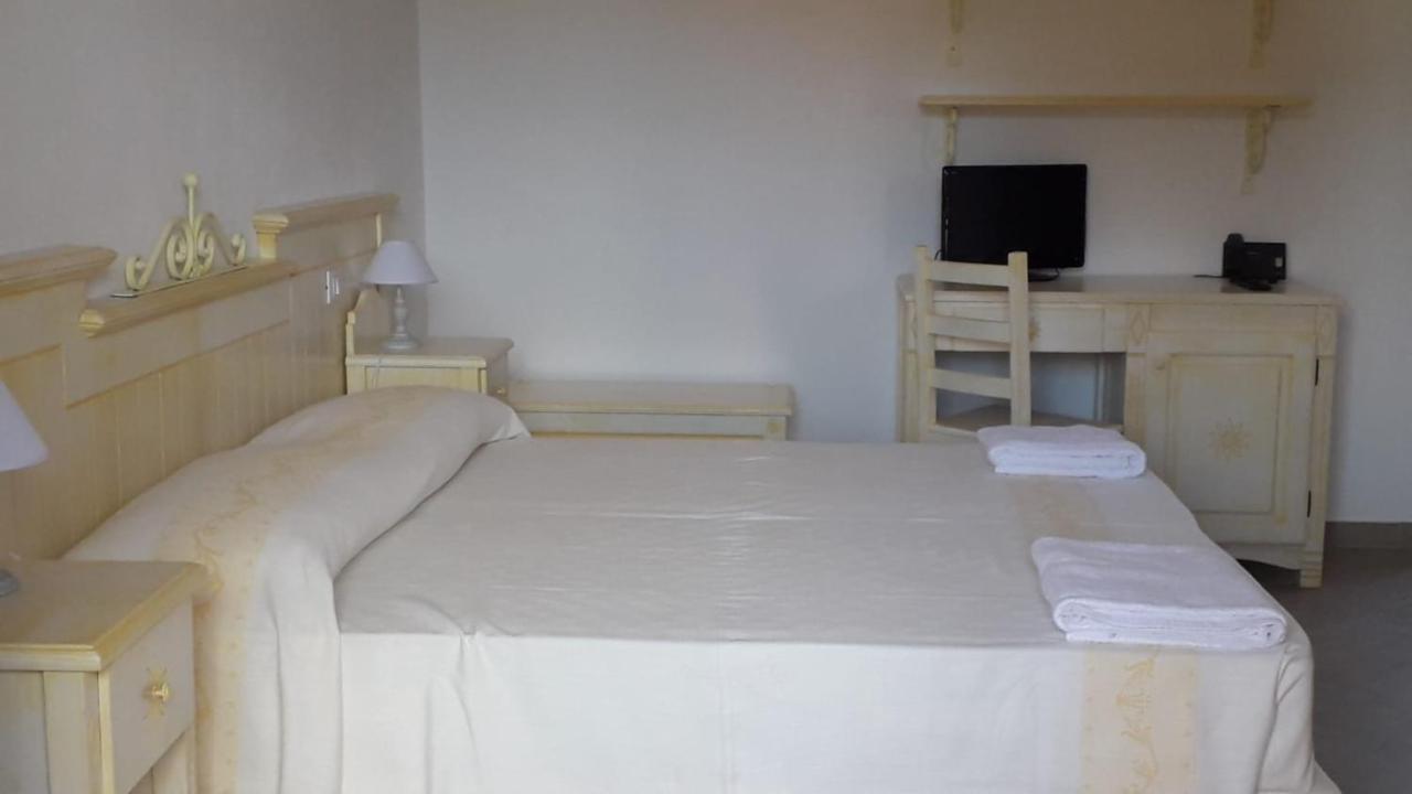 Sosventos Village Hotel Teulada Eksteriør bilde